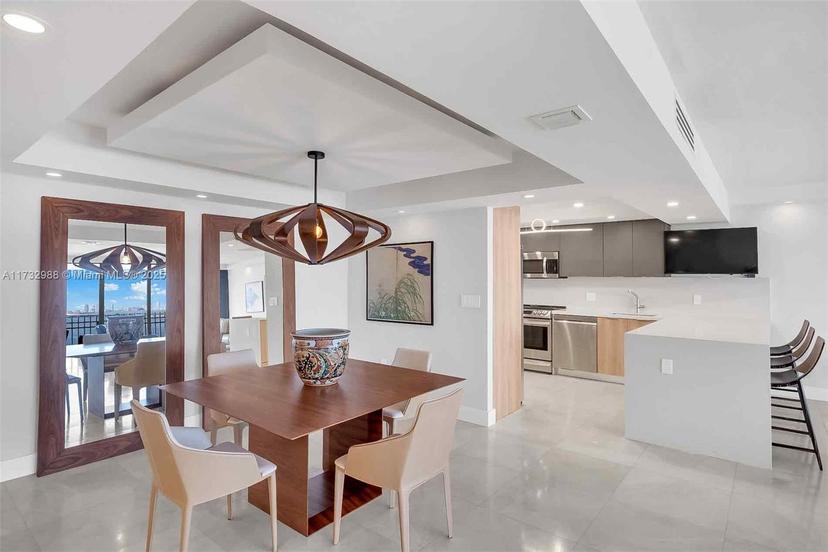 Picture of 3 Grove Isle Dr # C1407, Coconut Grove FL 33133