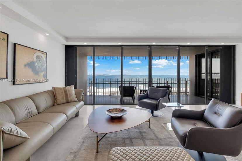 Picture of 3 Grove Isle Dr # C1407, Coconut Grove FL 33133