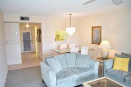 Picture of 9360 Sunrise Lakes Blvd # 112, Sunrise, FL 33322