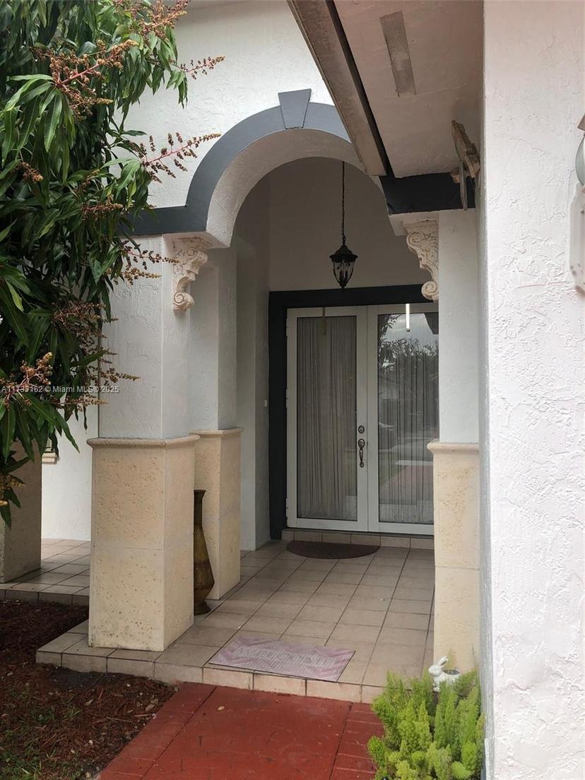 Picture of 8767 NW 139Th Ter, Miami Lakes FL 33018