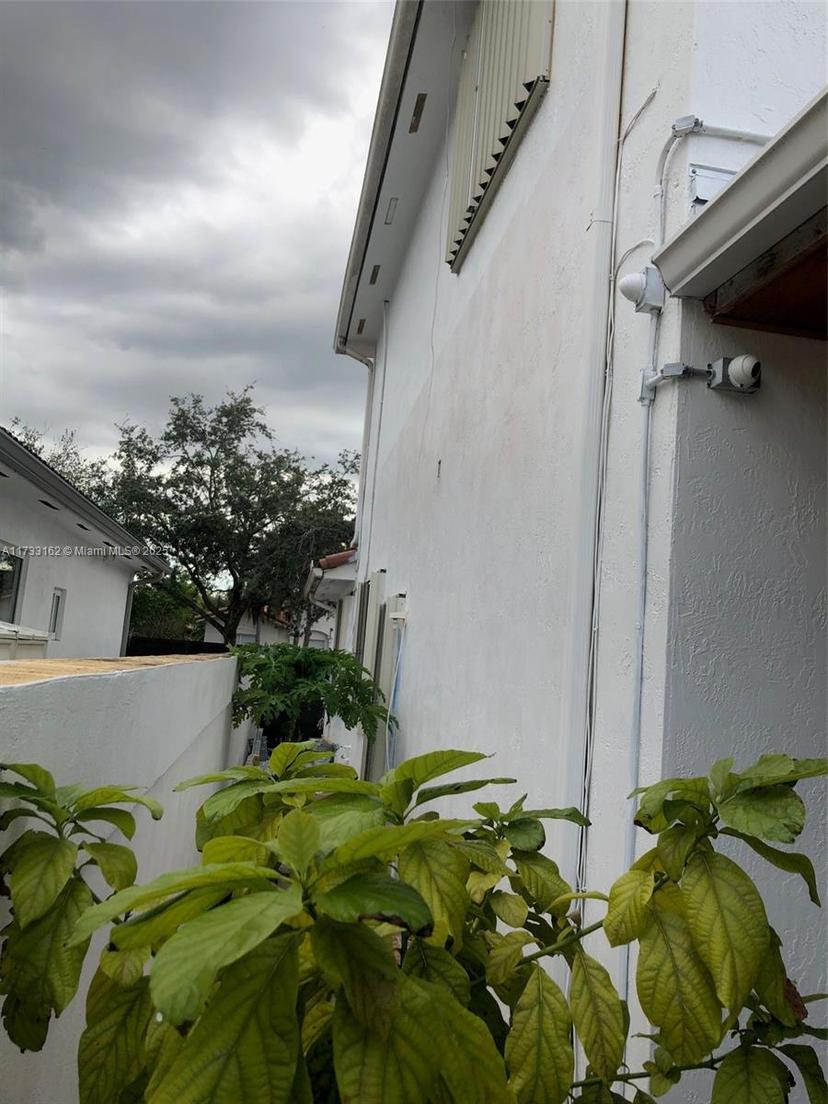 Picture of 8767 NW 139Th Ter, Miami Lakes FL 33018
