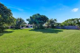 Picture of 21440 Highland Lakes Blvd, Miami, FL 33179