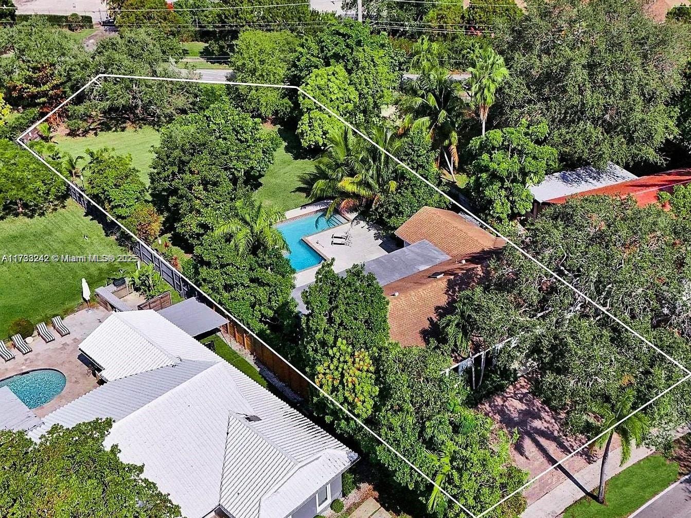 Picture of 21440 Highland Lakes Blvd, Miami, FL 33179