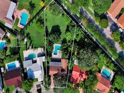 Picture of 21440 Highland Lakes Blvd, Miami, FL 33179
