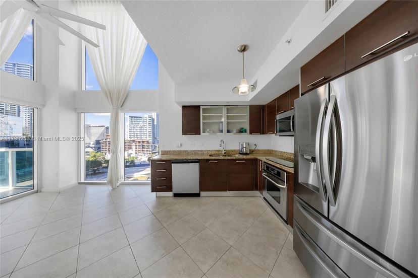 Picture of 41 SE 5Th St # 816, Miami FL 33131