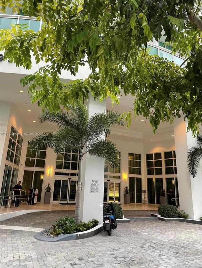 Picture of 951 Brickell Ave # 301, Miami FL 33131