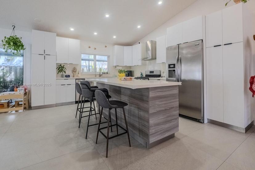 Picture of 18883 NW 89Th Ave, Hialeah FL 33018