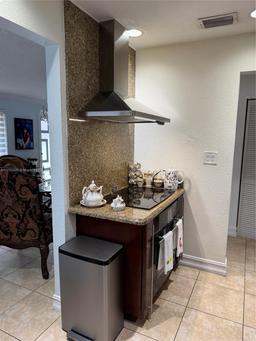 Picture of 16920 NW 74Th Ave, Miami, FL 33015