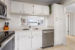 Picture of 5530 Lakeside Dr # 104, Margate, FL 33063
