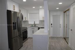 Picture of 7891 N Sunrise Lakes Dr # 201, Sunrise, FL 33322