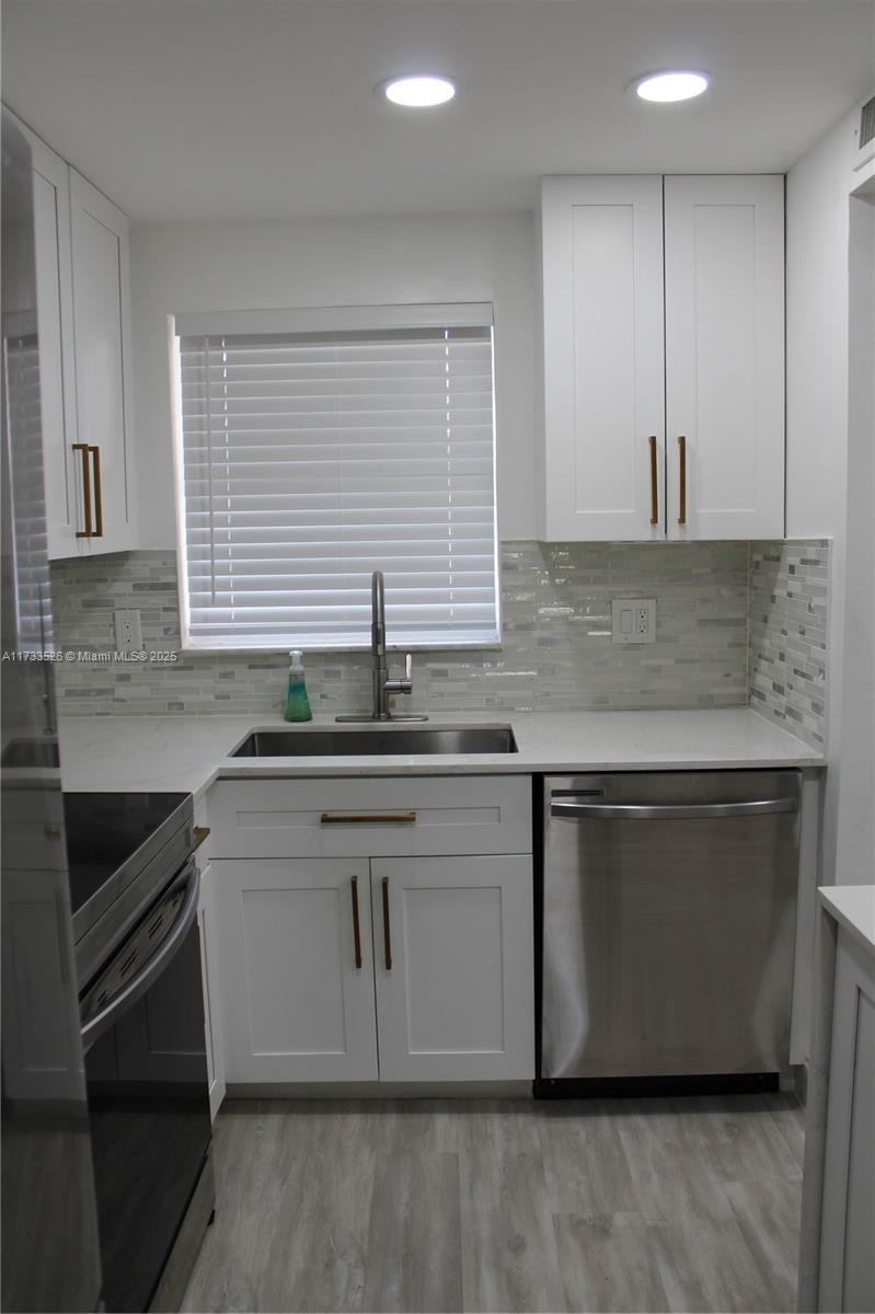 Picture of 7891 N Sunrise Lakes Dr # 201, Sunrise FL 33322