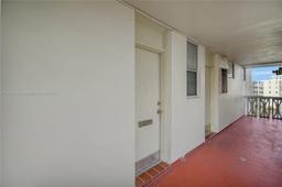 Picture of 2905 Point East Dr # L506, Aventura, FL 33160