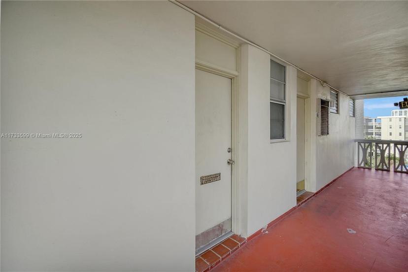 Picture of 2905 Point East Dr # L506, Aventura FL 33160