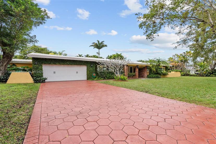 Picture of 8375 SW 149Th Dr, Palmetto Bay FL 33158