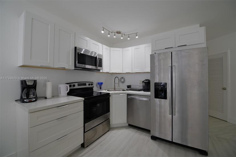 Picture of 1936 S Ocean Dr # 3C, Hallandale Beach FL 33009