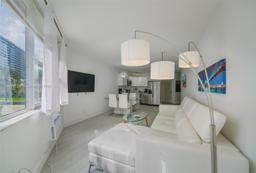 Picture of 1936 S Ocean Dr # 3C, Hallandale Beach, FL 33009