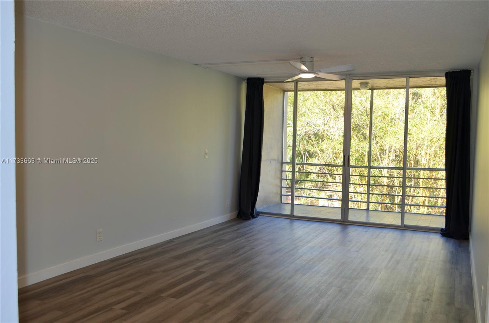 Picture of 9410 Live Oak Pl # 304, Davie, FL 33324