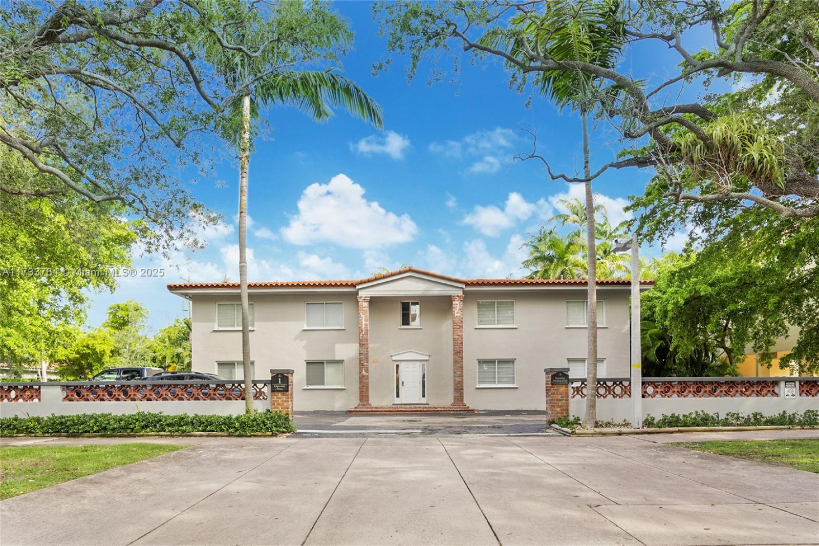 Picture of 1 Edgewater Dr # 201, Coral Gables, FL 33133
