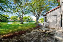 Picture of 651 Deer Creek Lake Point North Ln # 651, Deerfield Beach, FL 33442