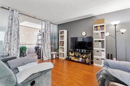 Picture of 9421 Live Oak Pl # 104, Davie, FL 33324