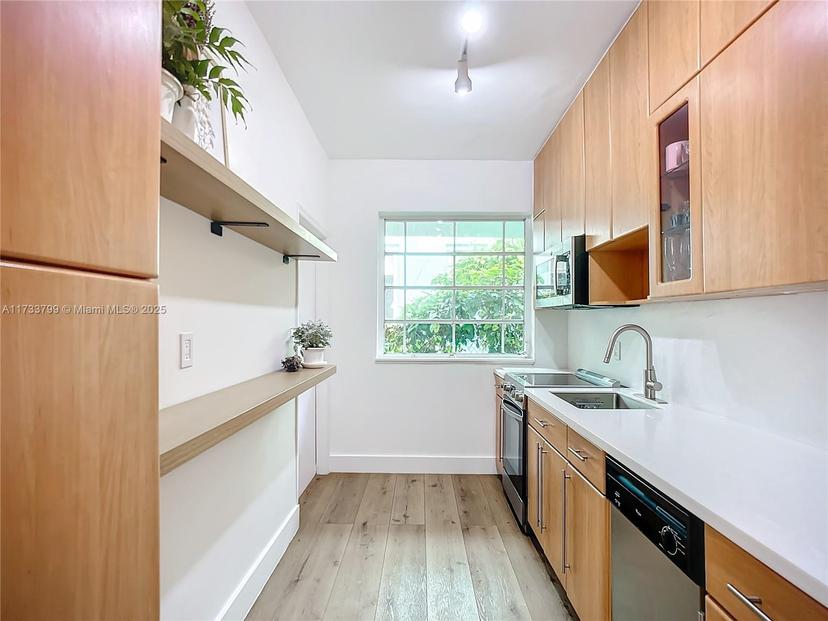Picture of 1571 Pennsylvania Ave # 1S, Miami Beach FL 33139