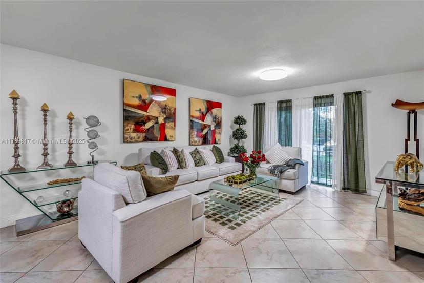 Picture of 17901 NW 68Th Ave # R101, Hialeah FL 33015