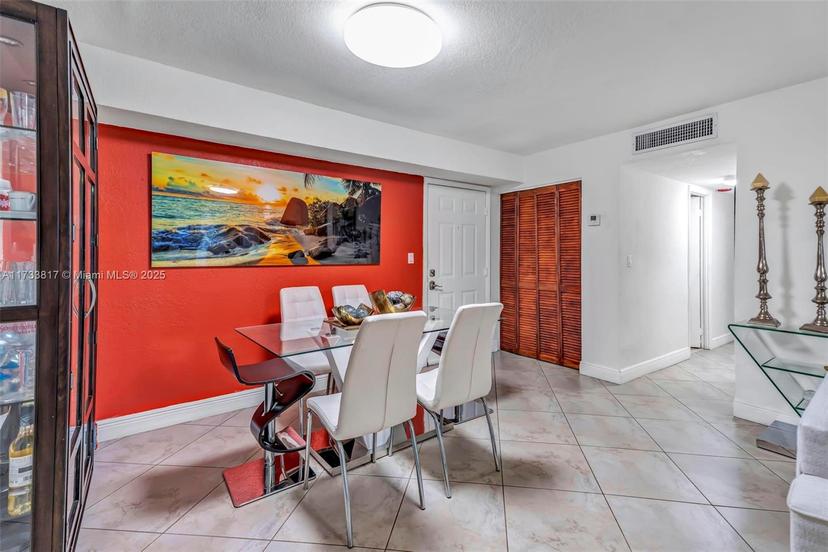 Picture of 17901 NW 68Th Ave # R101, Hialeah FL 33015