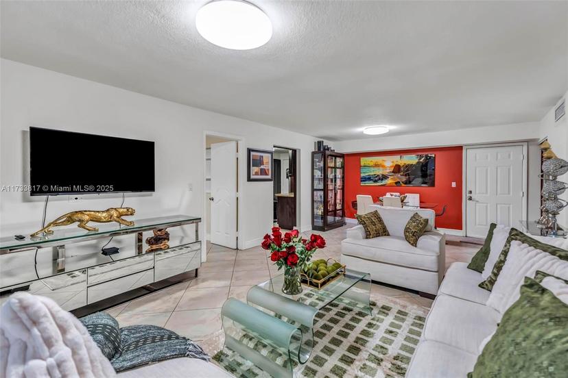 Picture of 17901 NW 68Th Ave # R101, Hialeah FL 33015