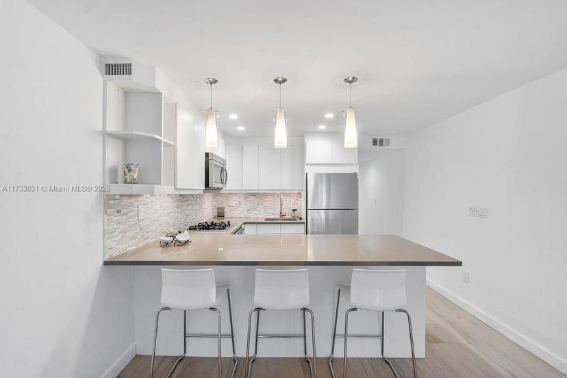 Picture of 405 N Hibiscus Dr # 202, Miami Beach FL 33139