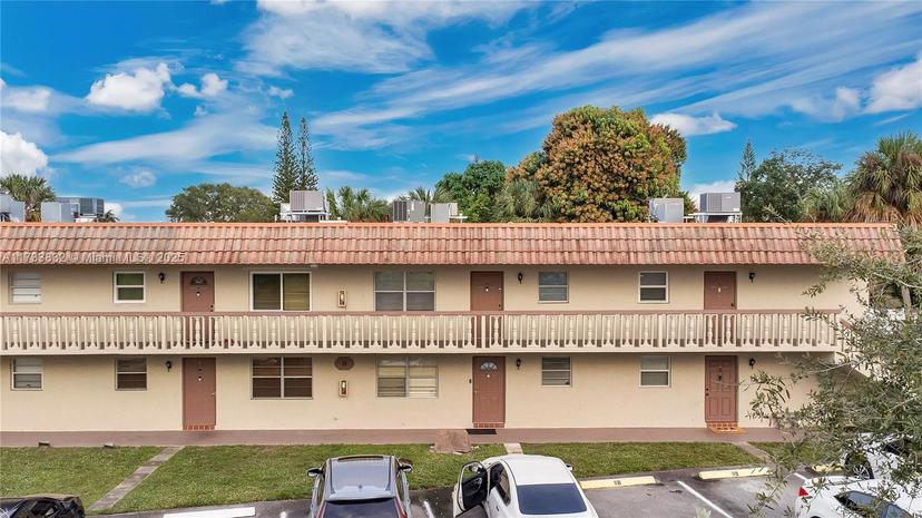 Picture of 3777 NW 78Th Ave # 15G, Davie FL 33024