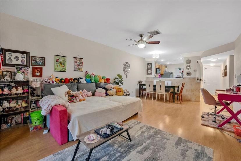 Picture of 3777 NW 78Th Ave # 15G, Davie FL 33024