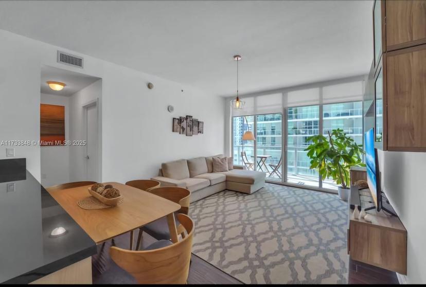 Picture of 1111 SW 1St # 2015N, Miami FL 33130
