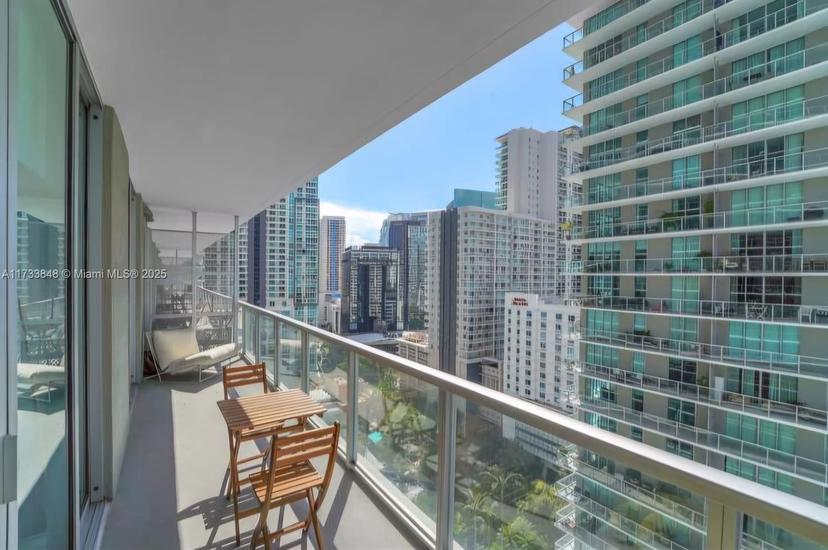 Picture of 1111 SW 1St # 2015N, Miami FL 33130