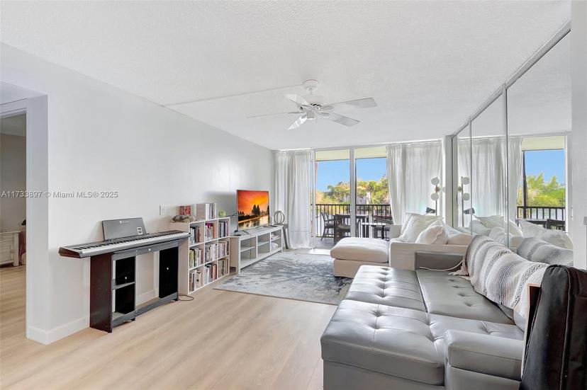 Picture of 13 Royal Palm Way # 2010, Boca Raton FL 33432