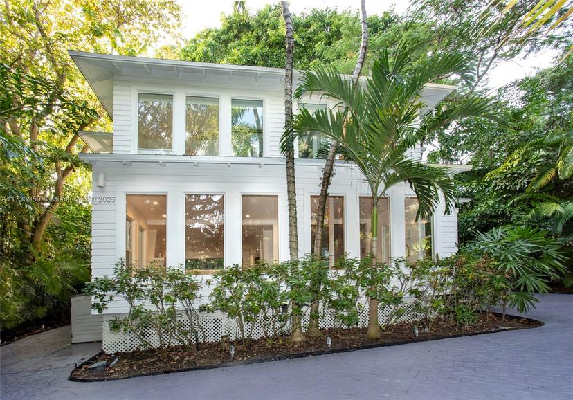 Picture of 4286 S Douglas Rd, Coconut Grove FL 33133