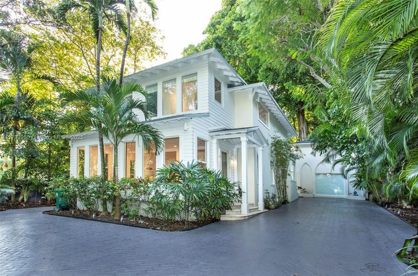 Picture of 4286 S Douglas Rd, Coconut Grove FL 33133