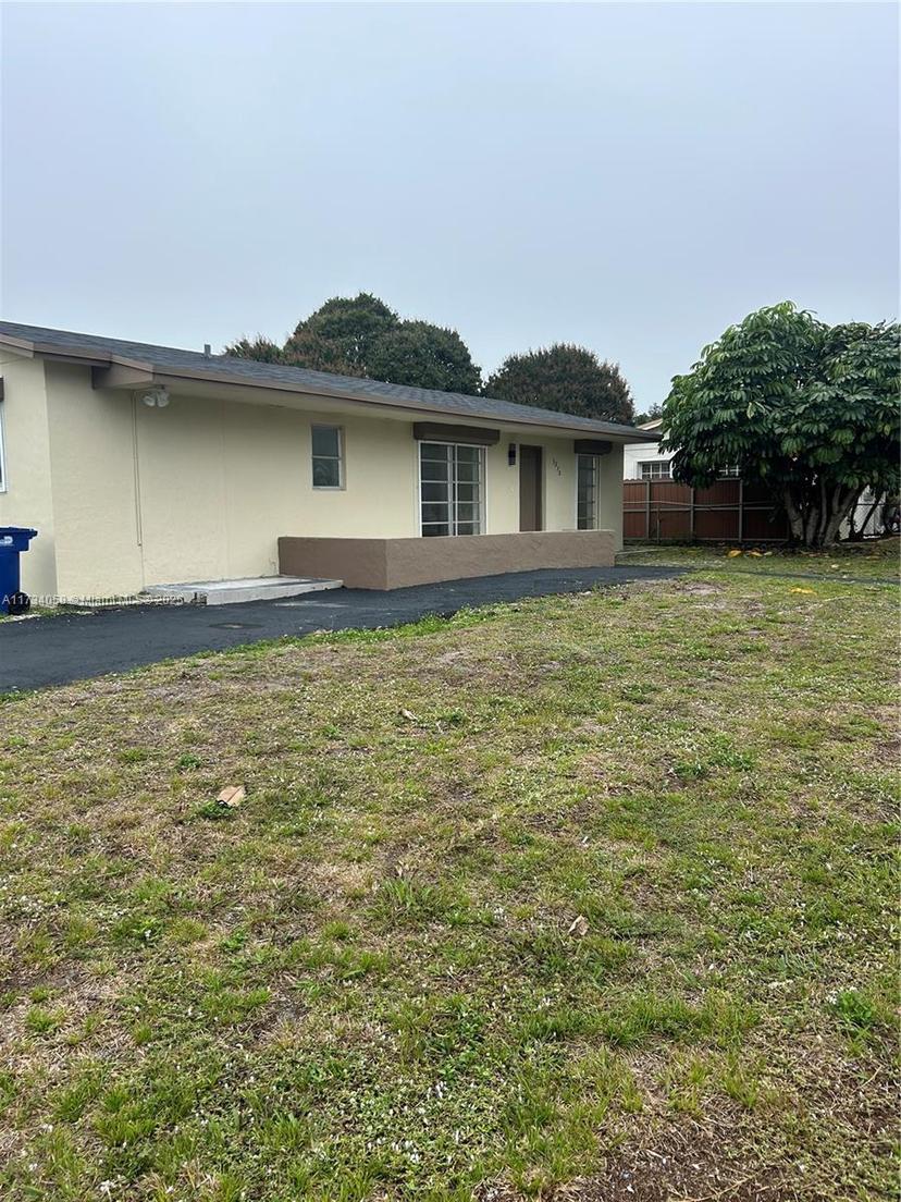 Picture of 3270 NW 196Th Ln, Miami Gardens FL 33056