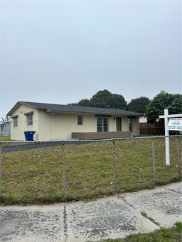 Picture of 3270 NW 196Th Ln, Miami Gardens, FL 33056