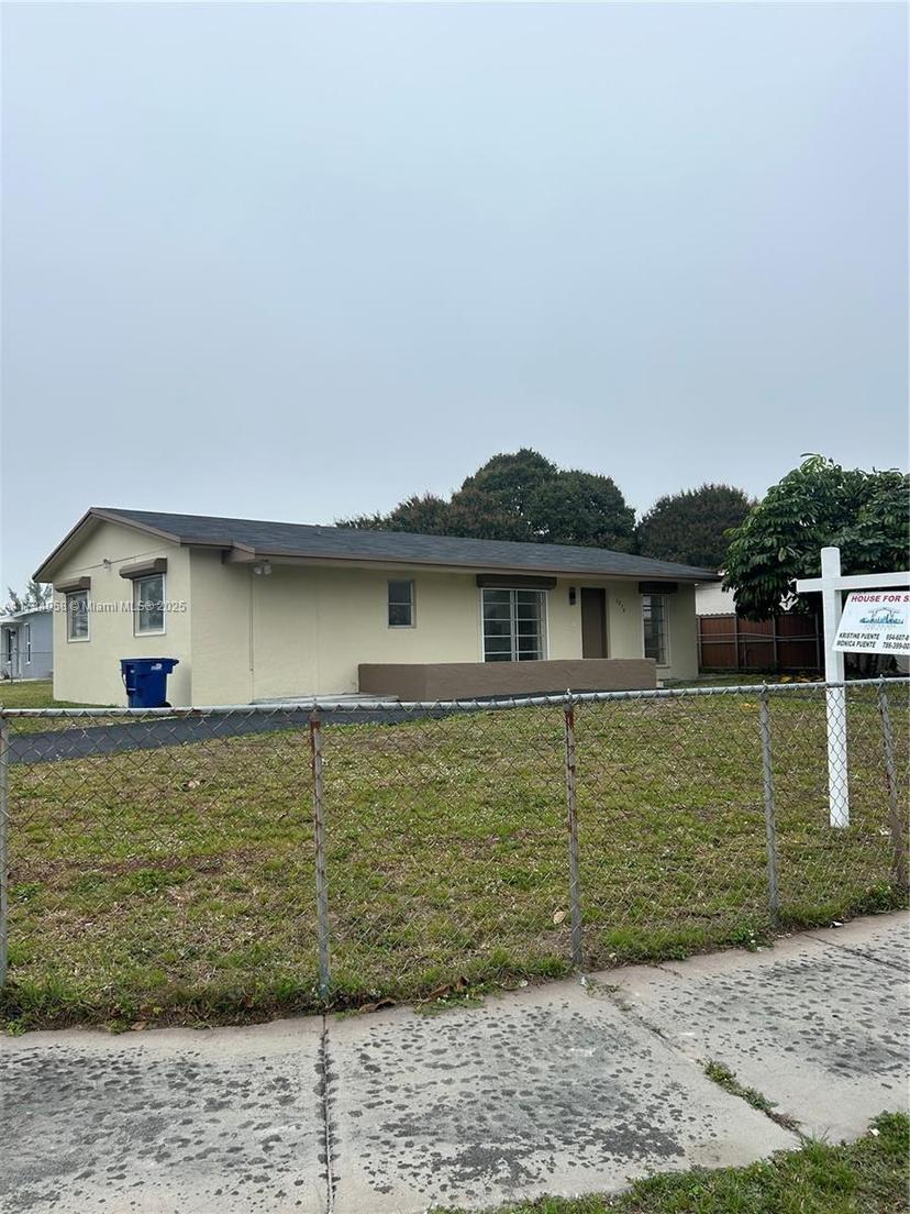 Picture of 3270 NW 196Th Ln, Miami Gardens FL 33056