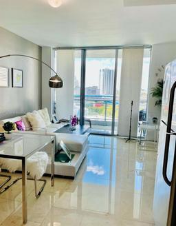 Picture of 90 SW 3Rd St # 1209, Miami, FL 33130