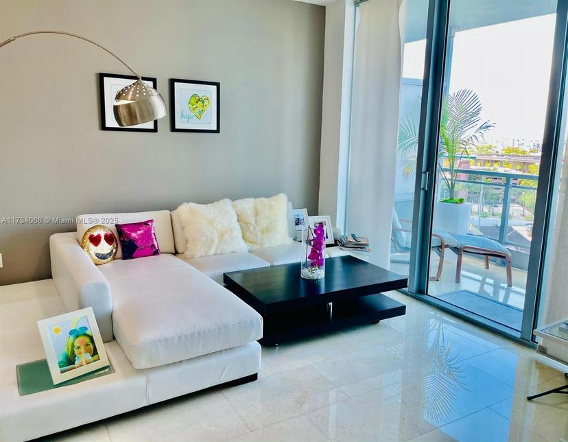 Picture of 90 SW 3Rd St # 1209, Miami FL 33130