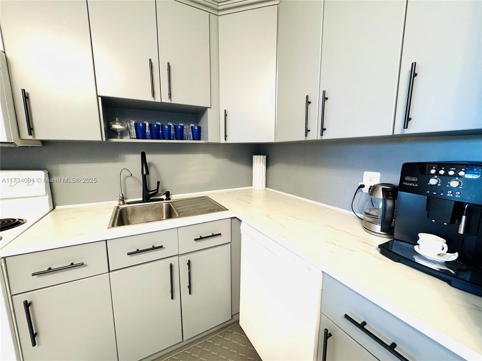 Picture of 16950 W Dixie Hwy # A429, North Miami Beach, FL 33160