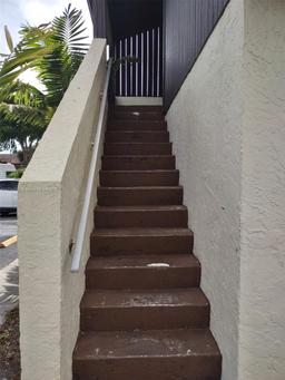 Picture of 5352 Bosque Ln # 112, West Palm Beach, FL 33415
