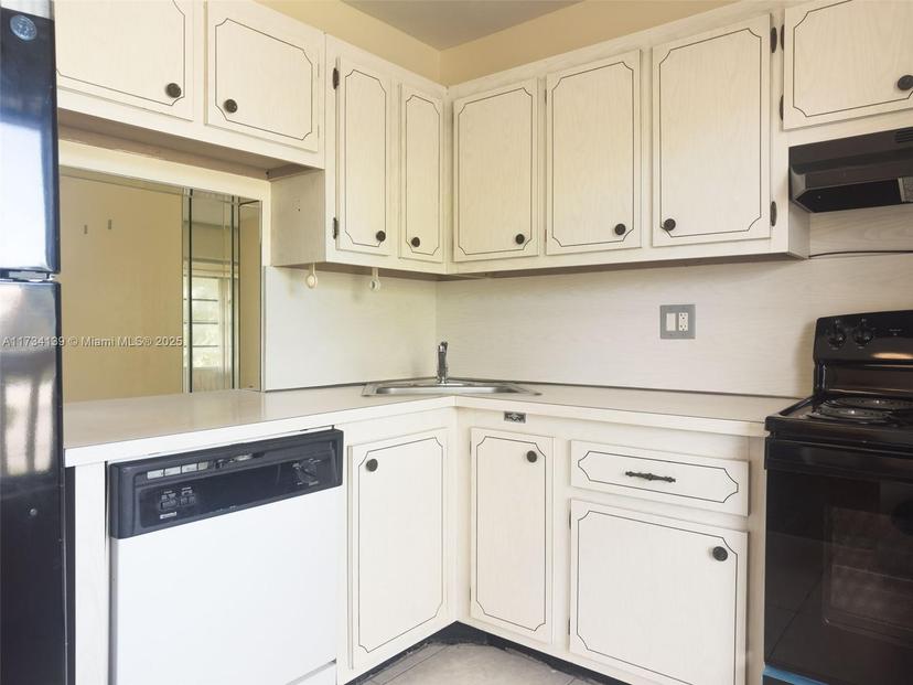 Picture of 6000 NW 64Th Ave # 305, Tamarac FL 33319