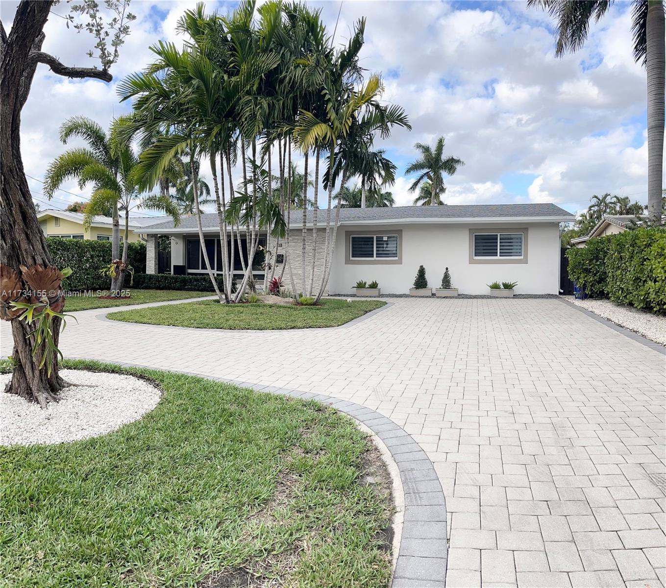 Picture of 1031 N Northlake Dr, Hollywood, FL 33019