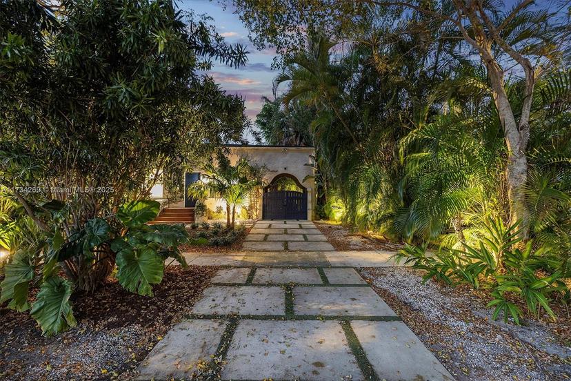 Picture of 203 NE 90Th St, El Portal FL 33138