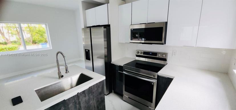 Picture of 1380 NW 39Th St, Miami FL 33142