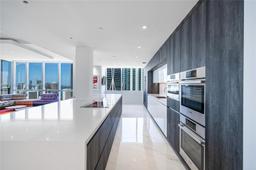 Picture of 851 NE 1St Ave, Miami, FL 33132