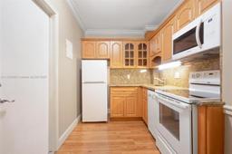 Picture of 2424 SE 17Th Cswy # 207B, Fort Lauderdale, FL 33316