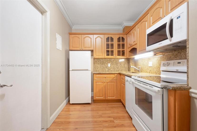 Picture of 2424 SE 17Th Cswy # 207B, Fort Lauderdale FL 33316